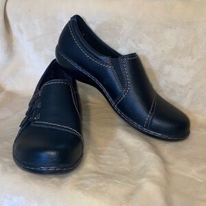 Clarks Collection 'Ashland Effie' black pebble leather slip on loafer/shoes